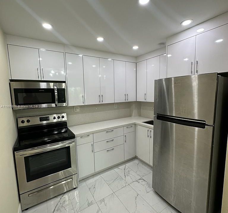 1st image of 8950 NE 8th Ave APT 403