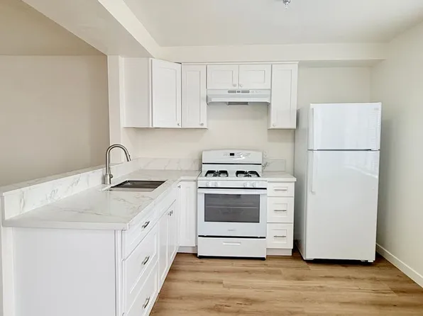 Cranbrook, 12516 Cranbrook Ave APT 3, Hawthorne, CA 90250