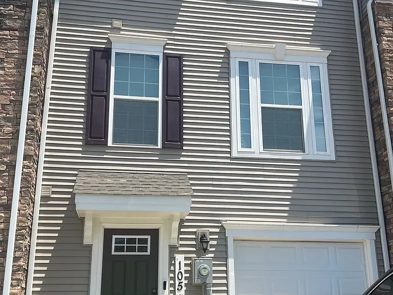 105 Caswell Dr — Photo 1