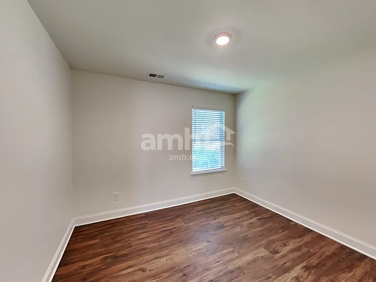 2072 Windsor Park Ave — Photo 26