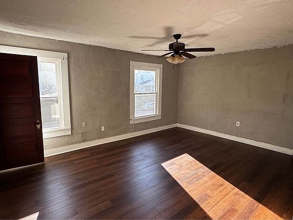 5th image of 209 Illinois Ave #4