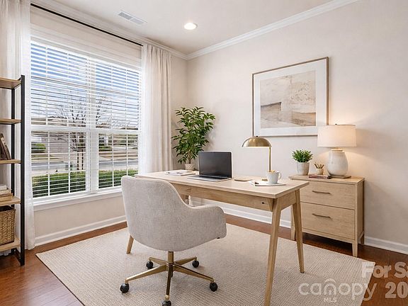 5th image of 3020 Bartlett St
