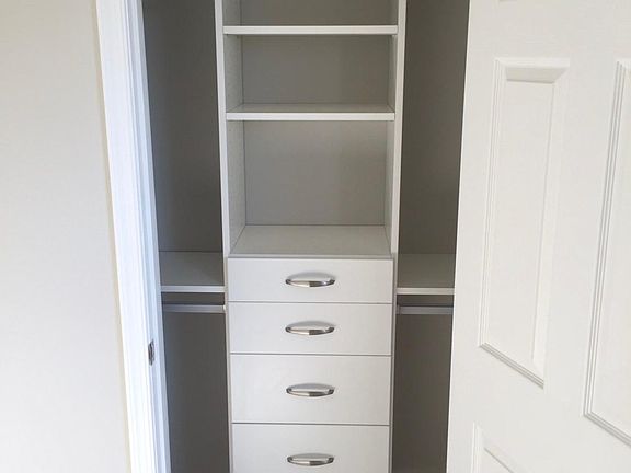 Custom California closets in 2nd bedroom