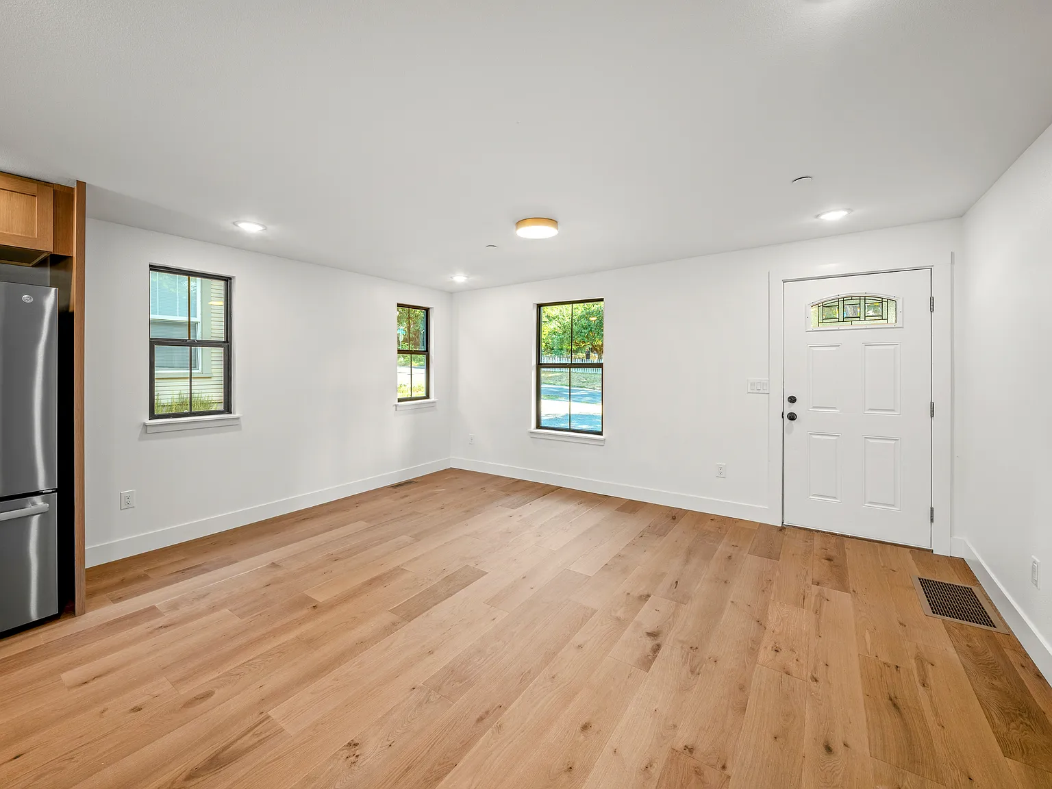 2 bed, 876 sqft, $2,200 — Photo 4
