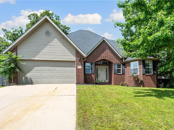 4730 Woodside Ln, Springdale, AR 72762