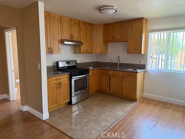 7811 S San Pedro St #4 — Photo 9