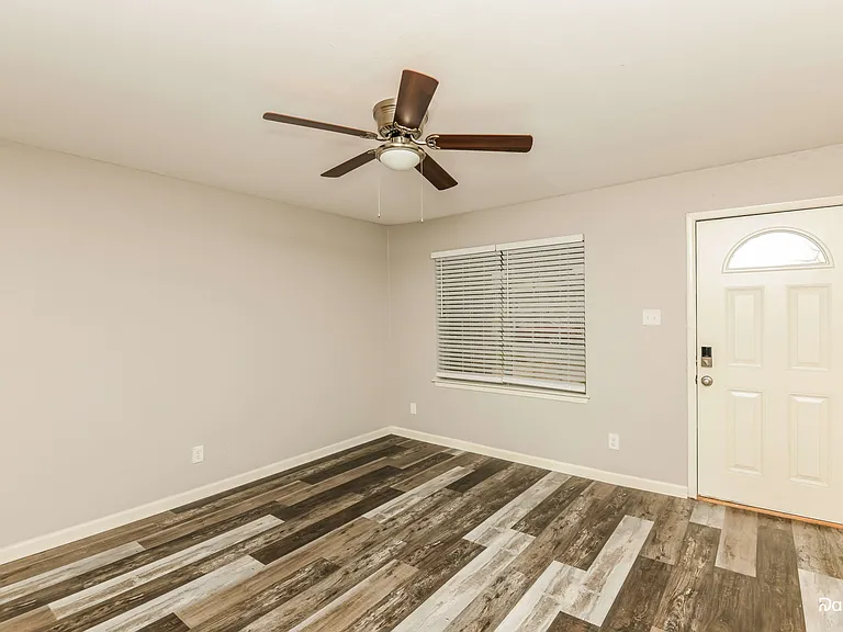 6431 Moonhill Dr — Photo 6