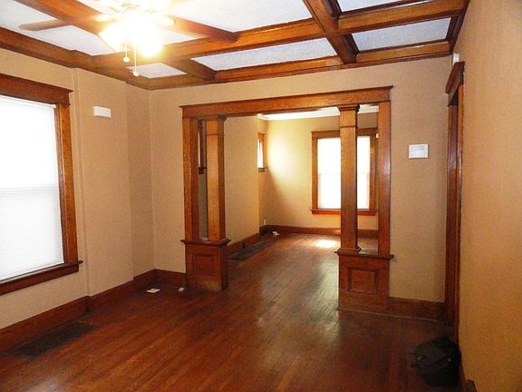 4th image of 3828 Anderson Ave