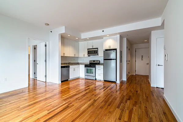 Rented by Glenmark Realty | media 3