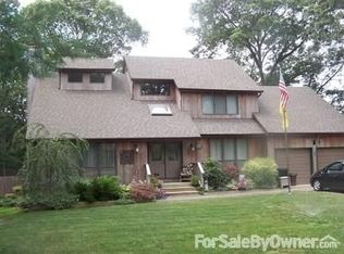 235 Trout Brook Ln, Riverhead, NY
