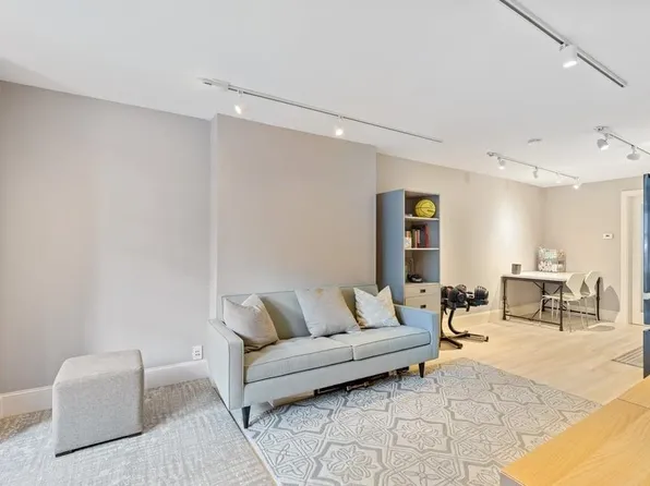 65 Van Reipen Avenue image 7 of 28