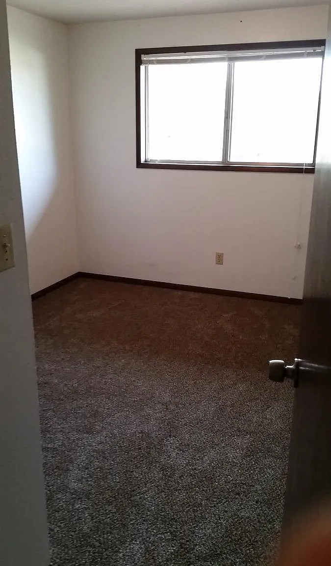 3 bed, 1000 sqft, $1,495 — Photo 3