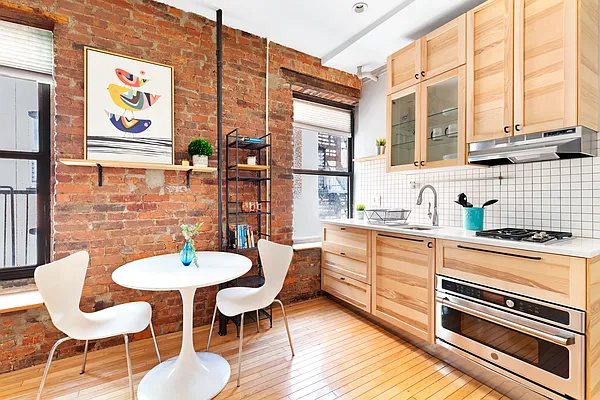 Sold by Compass | media 2