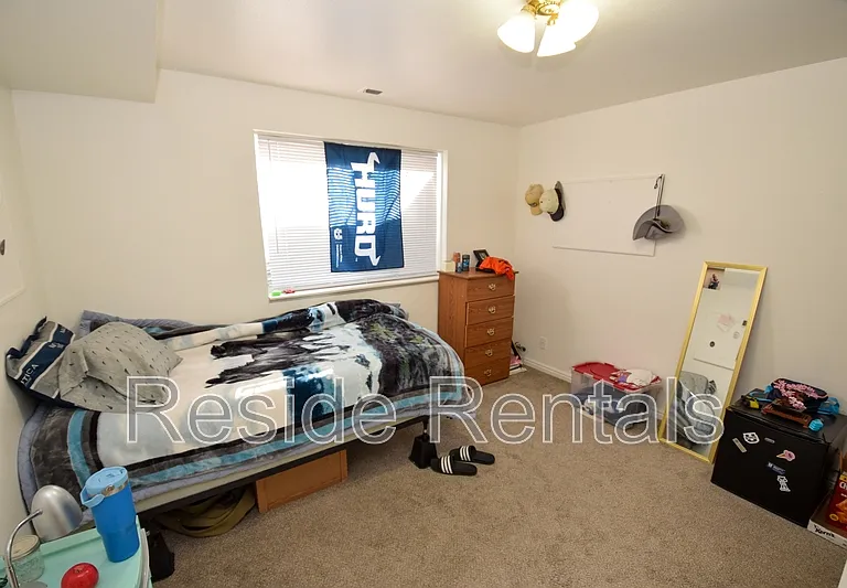 686 1/2 Darwin Ave #3 — Photo 11