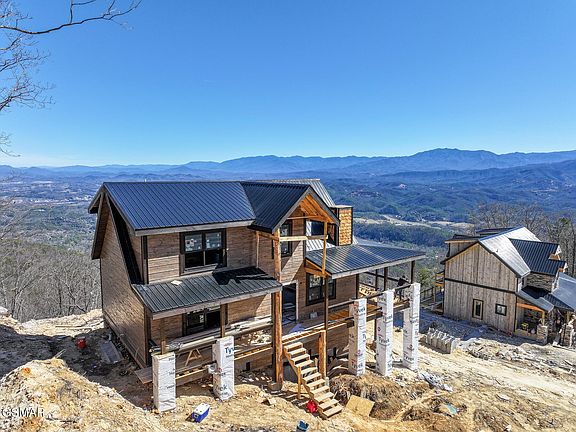2nd image of 2129 Ross Way Lot 1