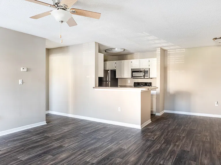 Galleria Park Apartments — Photo 21