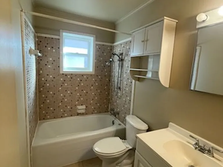 606 S Trenton St #8 — Photo 5