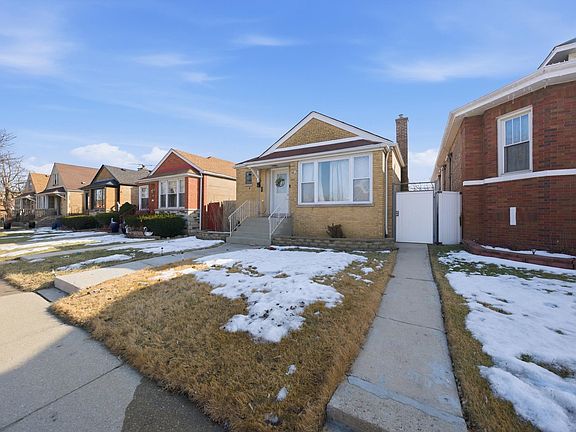 3rd image of 3815 W Marquette Rd