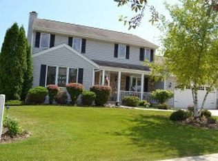 619 Morningside Ct, Saukville, WI