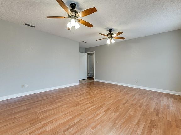 5th image of 1437 Strickland Dr