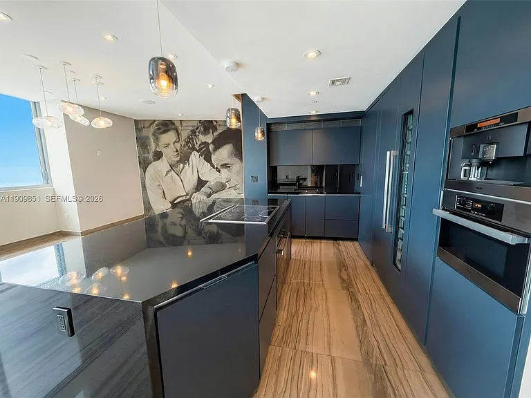 92 SW 3rd St #Penthouse 5213 — Photo 7