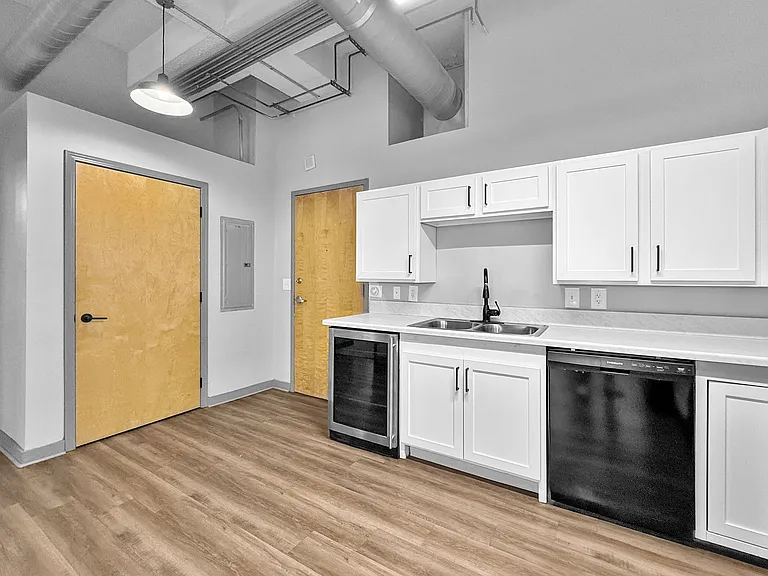 Library Lofts — Photo 13