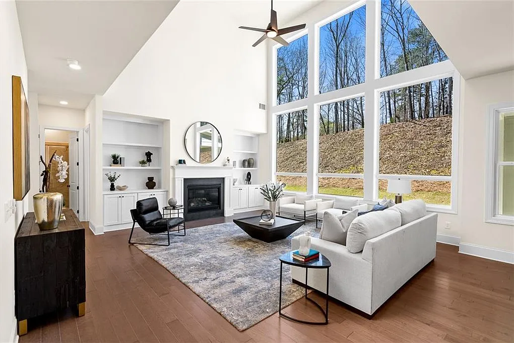 5 bed, 4.0 bath, 3836 sqft, $5,750 — Photo 2