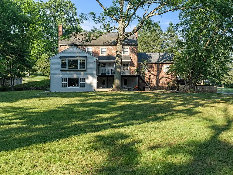 341 Crum Creek Ln — Photo 21