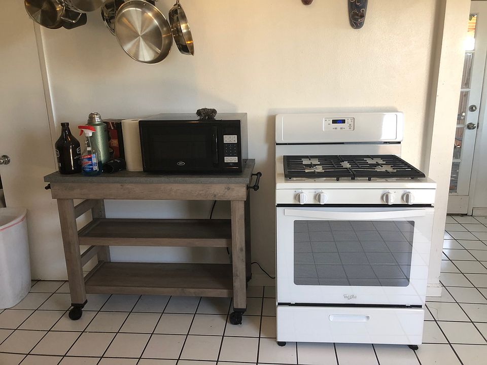 2nd image of 3174-76 Clairemont Dr