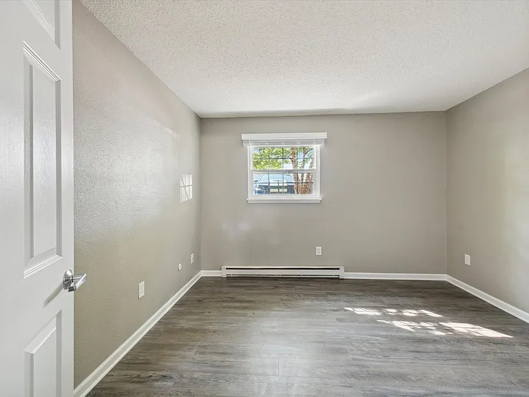 4013 Harvest Ln — Photo 3