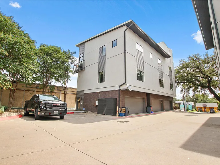 1702 S Lamar Blvd #3 — Photo 29