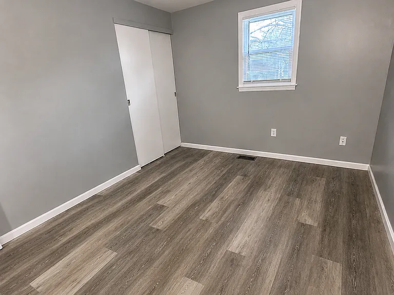 1801 W Parkway Dr #B — Photo 11