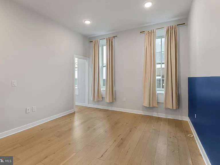 257 N 3rd St #3 — Photo 15