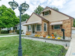 559 Sylvandale Ave, Oregon, OH 43616