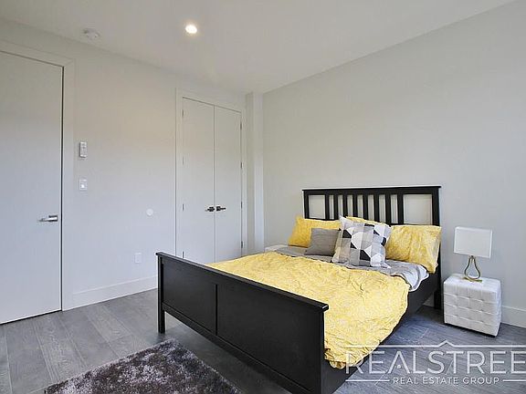 5th image of 277 Linden St APT 1L