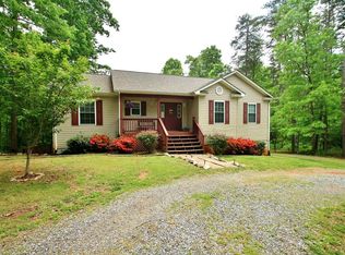1056 Long Pine Ct, Moneta, VA 24121