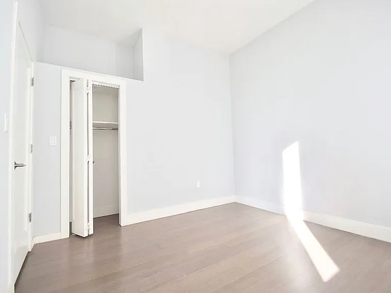 463 W 43rd St #1 — Photo 3