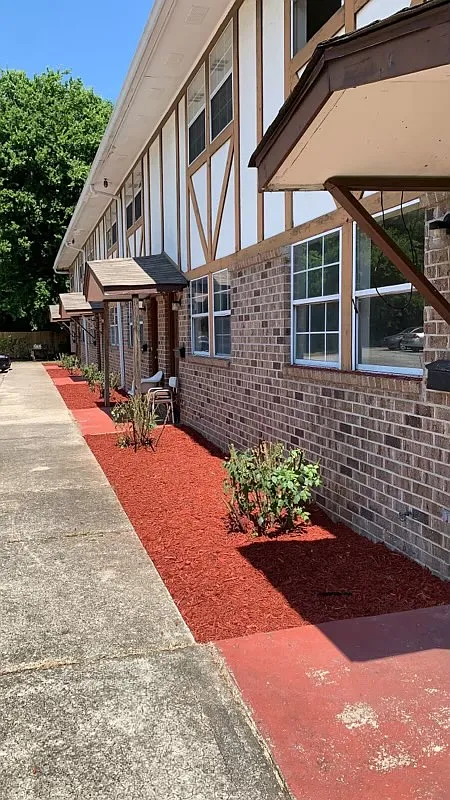 3 bed, 952 sqft, $900 — Photo 3