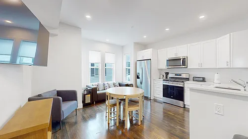 188 Ash St Photo 1