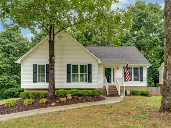 5933 Riley Rd, Ooltewah, TN 37363