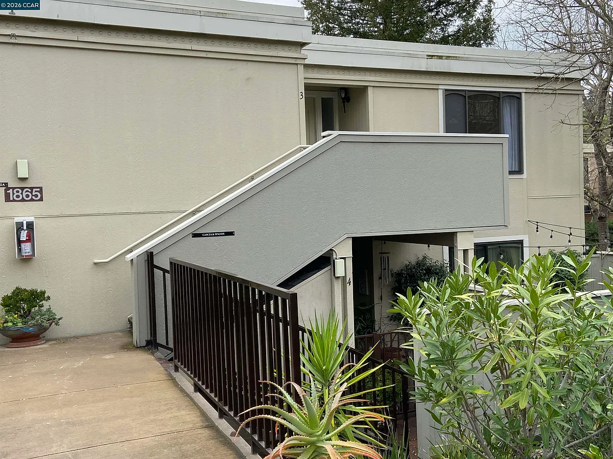 Building Photo - 1865 Golden Rain Rd #3