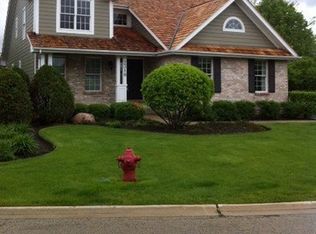 2310 Brookside Ln, Aurora, IL 60502