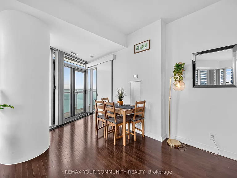 12 York St S #5102 — Photo 12