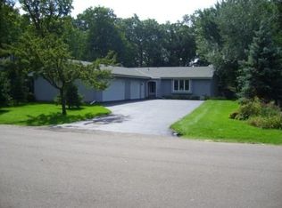 1252 Wilderness Trl, Delafield, WI 53018