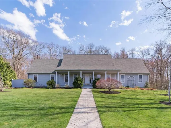 9 Austin Ln, Little Compton, RI 02837