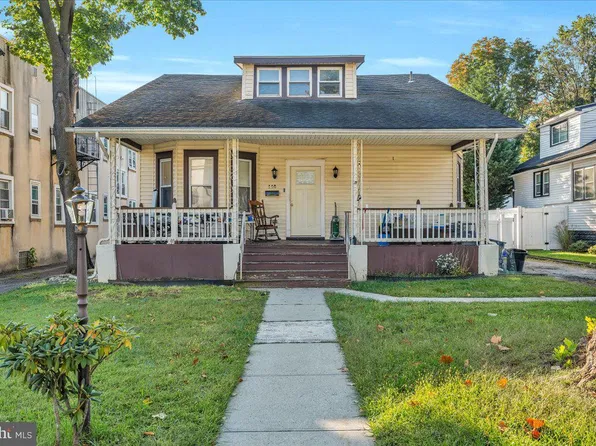 110 E Bettlewood Ave, Oaklyn, NJ 08107