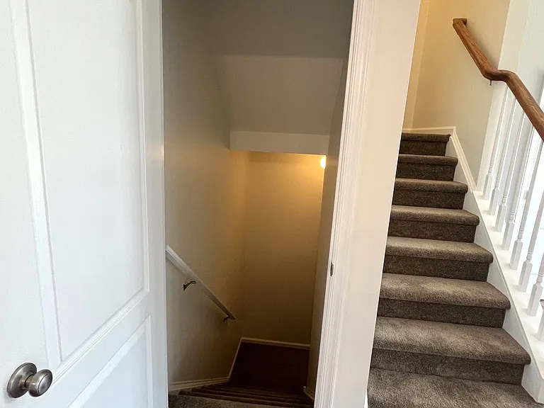 1825 N Pollock Way — Photo 30