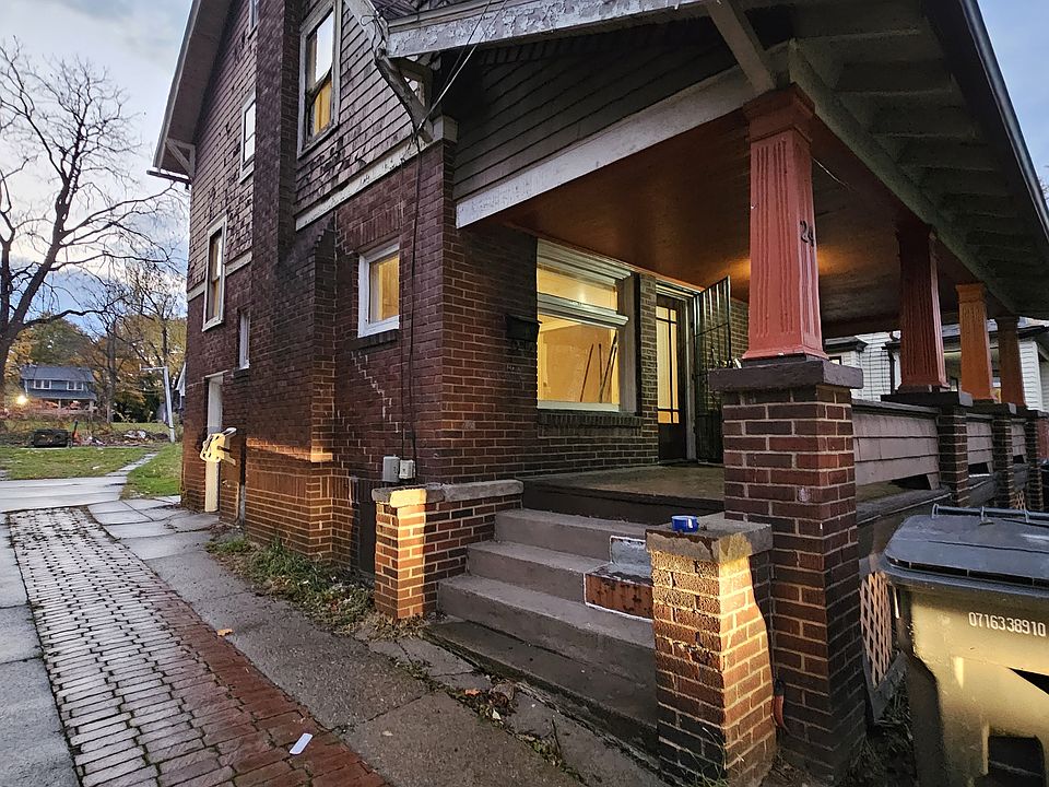 1st image of 24 Wesley Ave