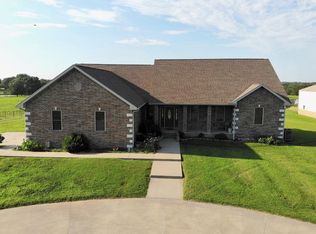 E Stockade Rd, Nevada, MO 64772