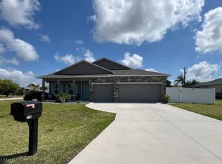 524 SW 35th Ter, Cape Coral, FL 33914